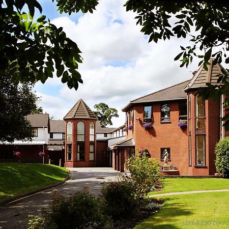 Beaufort Park Hotel Mold Exteriör bild