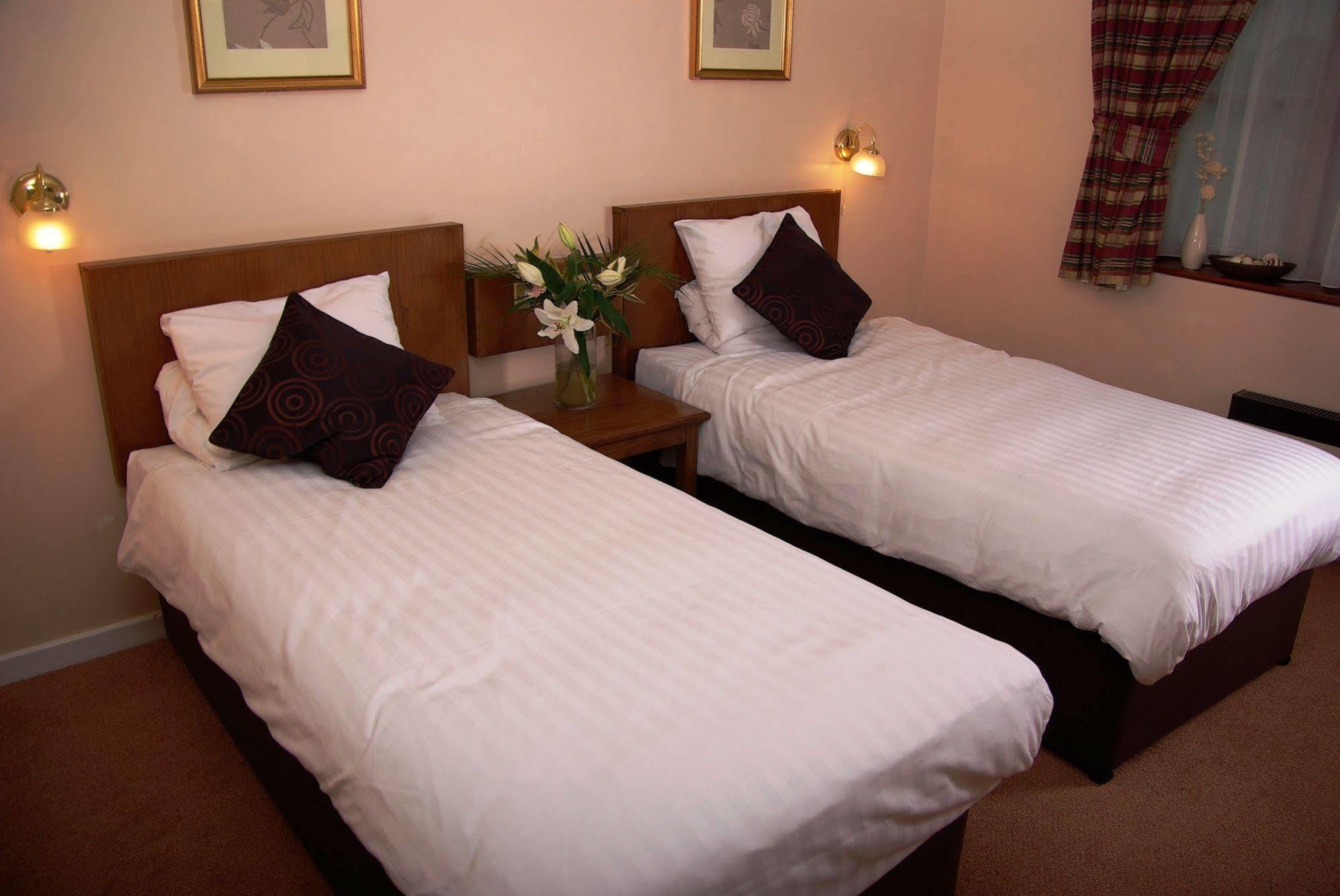 Beaufort Park Hotel Mold Rum bild